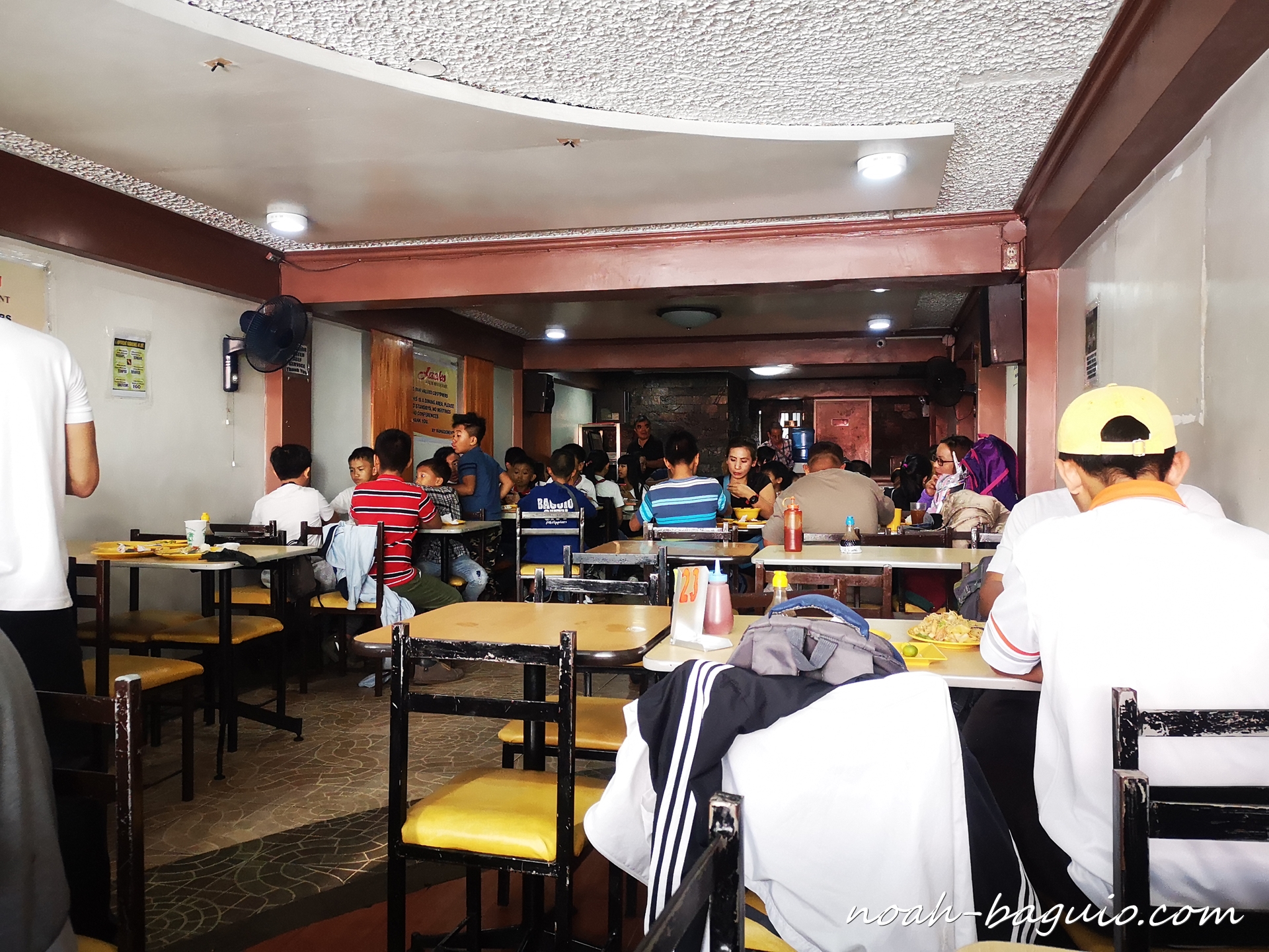 フィリピンのバギオのローカルレストランjacksの店内写真
