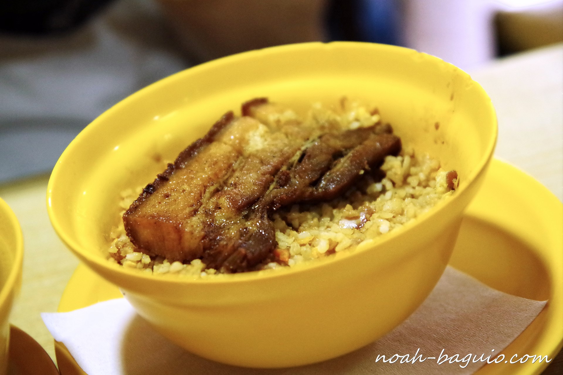 フィリピンのバギオのローカルレストランjacksの豚丼もどきの写真